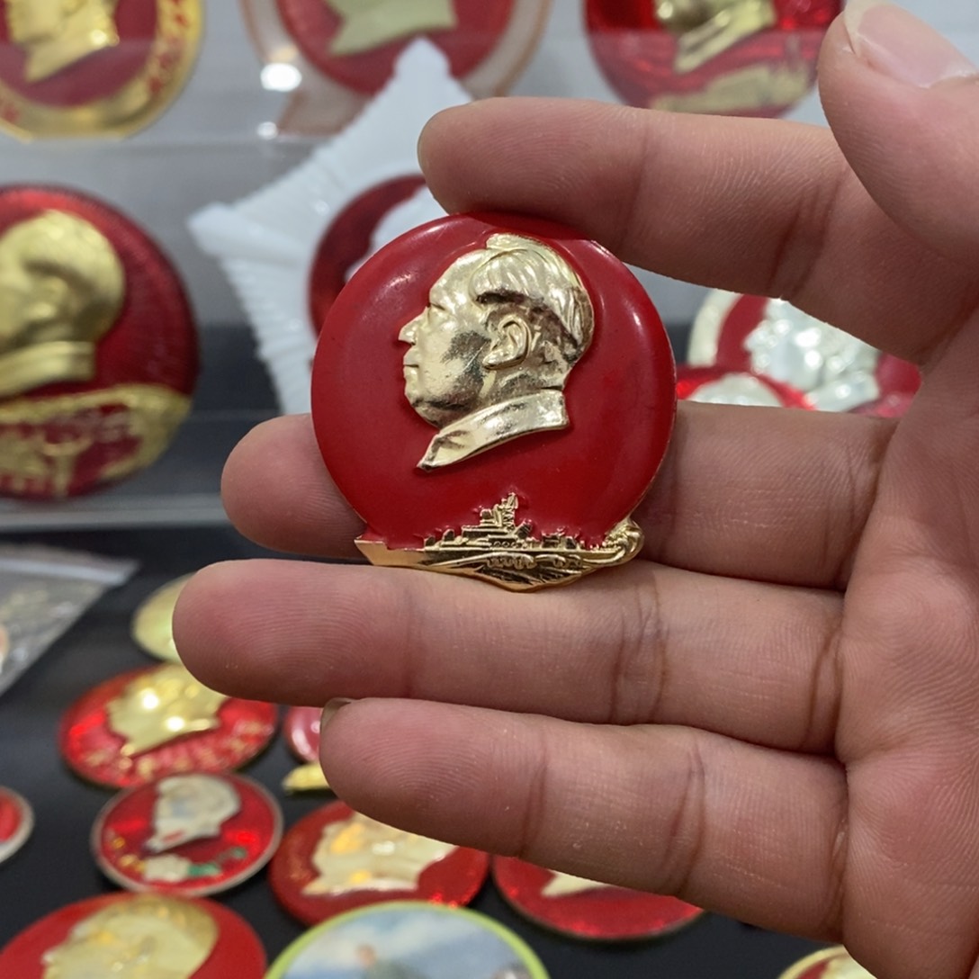 铝红章帽徽漆异形军舰。   