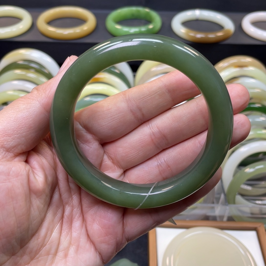 和田玉手镯未镶嵌61 62