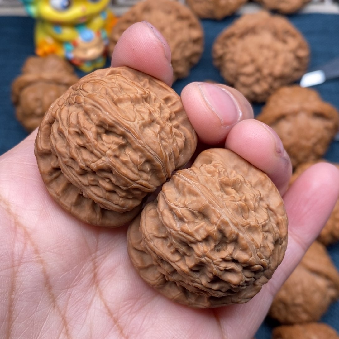 文玩核桃把件37精品老树球白全品
