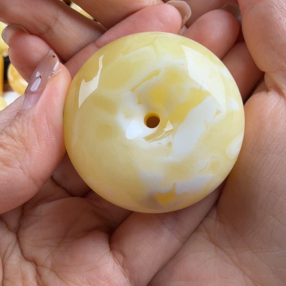 琥珀未镶嵌颈饰纯天然琥珀蜜蜡无优化