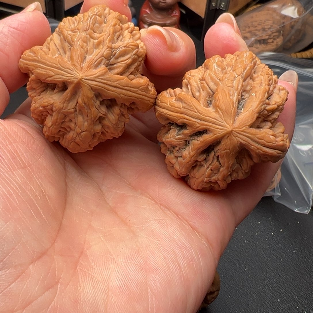 文玩核桃把件虎头王42