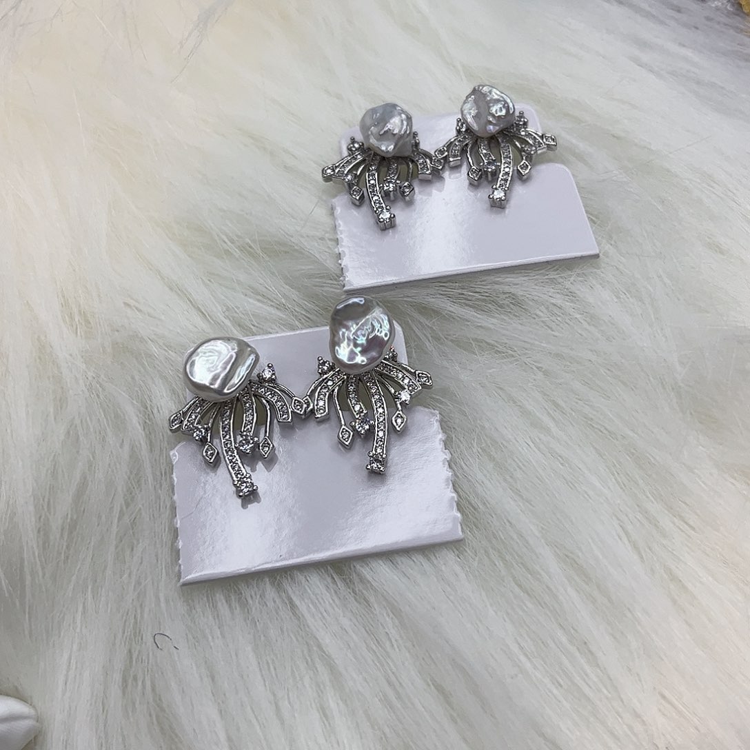 淡水珍珠合金耳饰