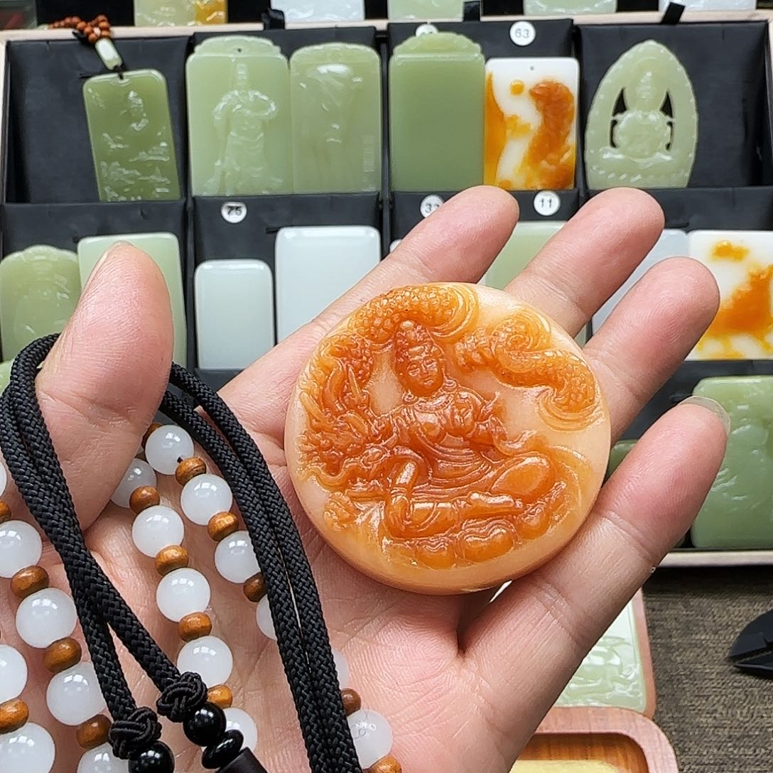 一物一拍皮色观音吊坠