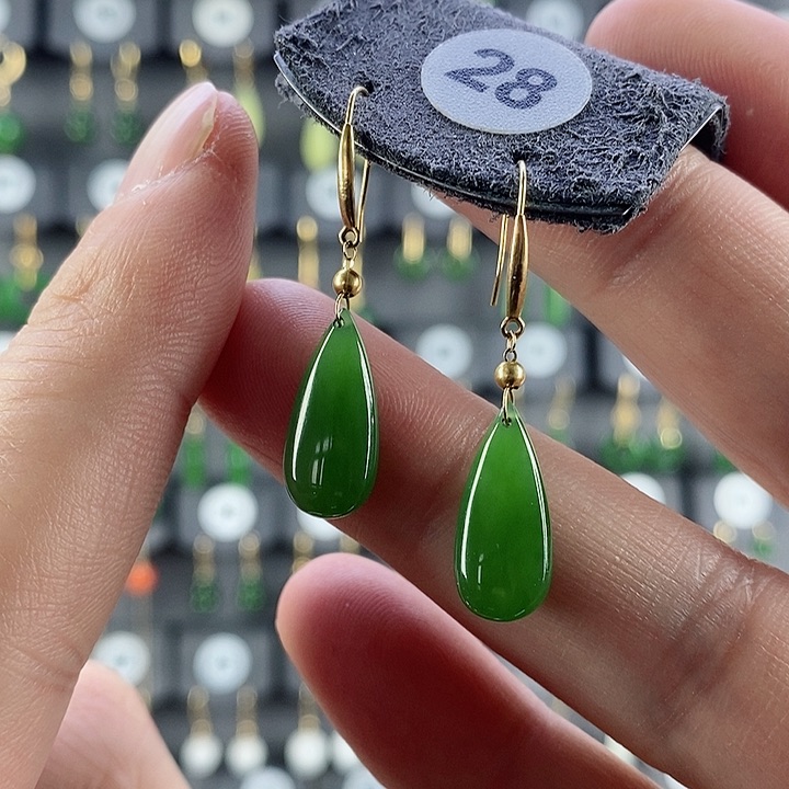 和田玉18K金镶嵌耳饰