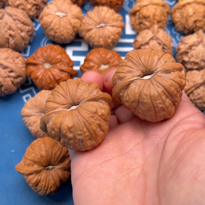 文玩核桃把件帅***驼南瓜