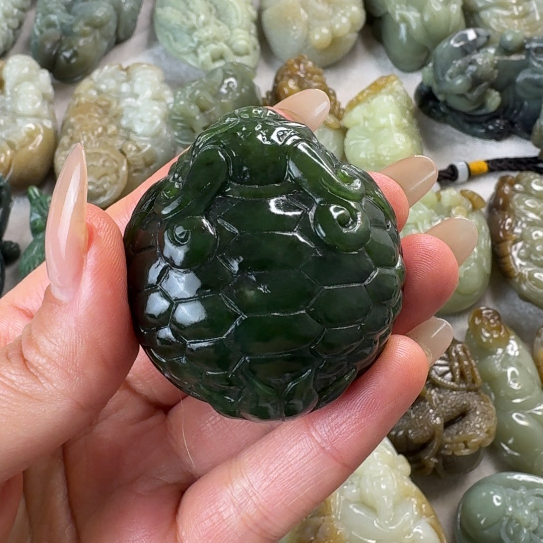 和田玉未镶嵌把件