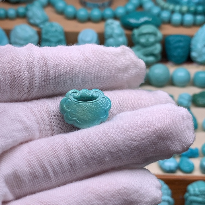 绿松石未镶嵌珠宝奇石