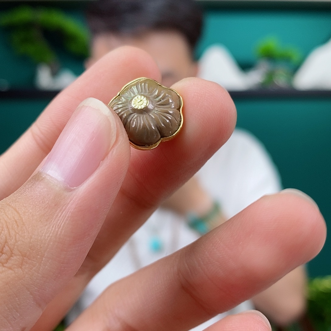 18K金镶嵌绿松石珠宝奇石