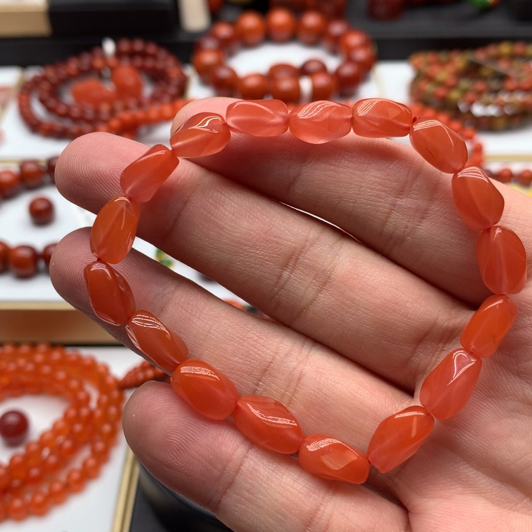 南红玛瑙手链未镶嵌