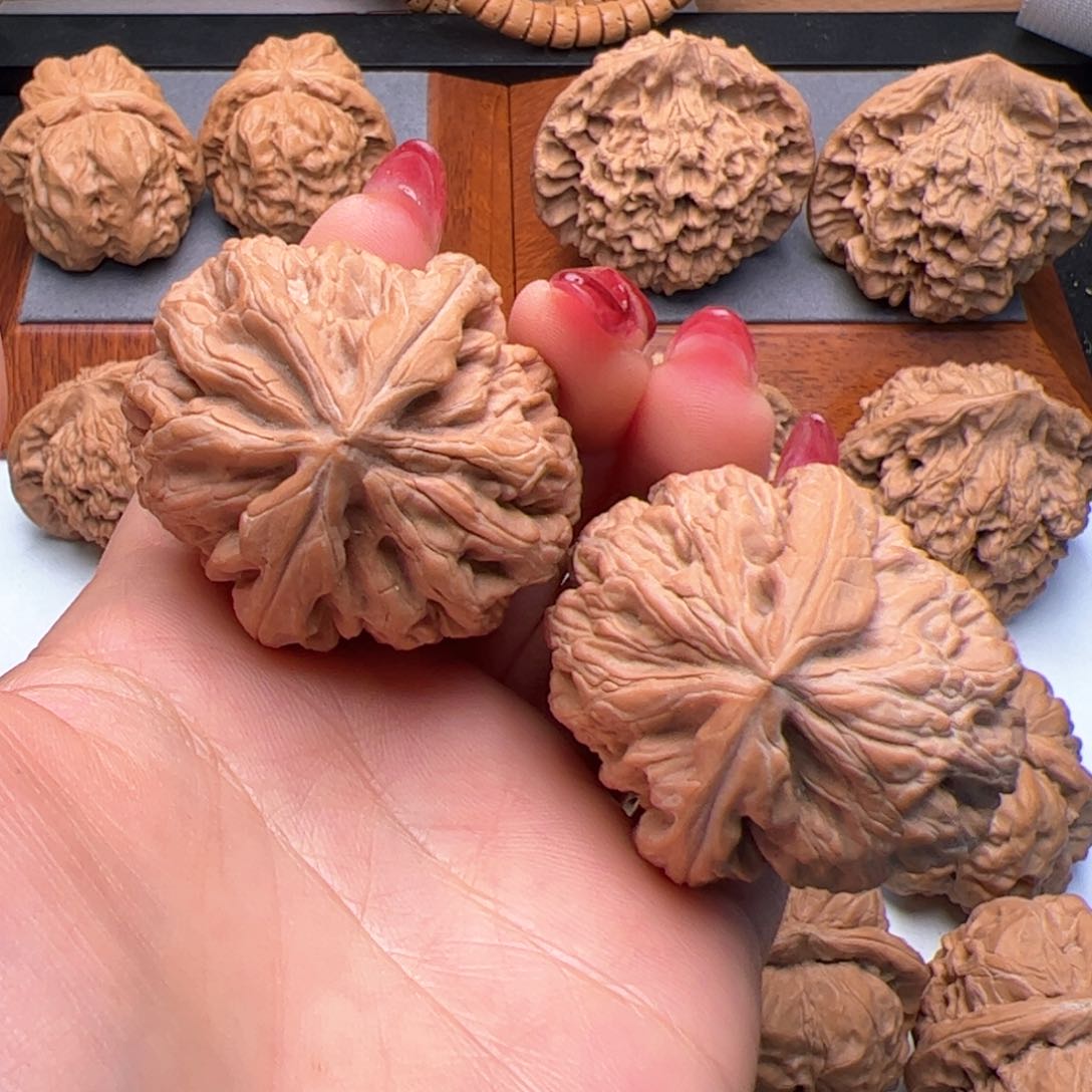 文玩核桃把件红锦鲤44