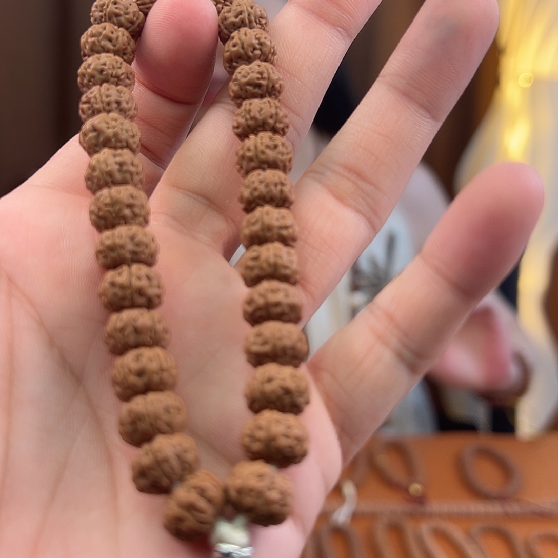 盐****金刚菩提吊坠10mm 小金刚老树王手持