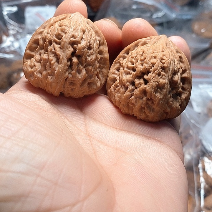 文玩核桃平谷凹底39-020