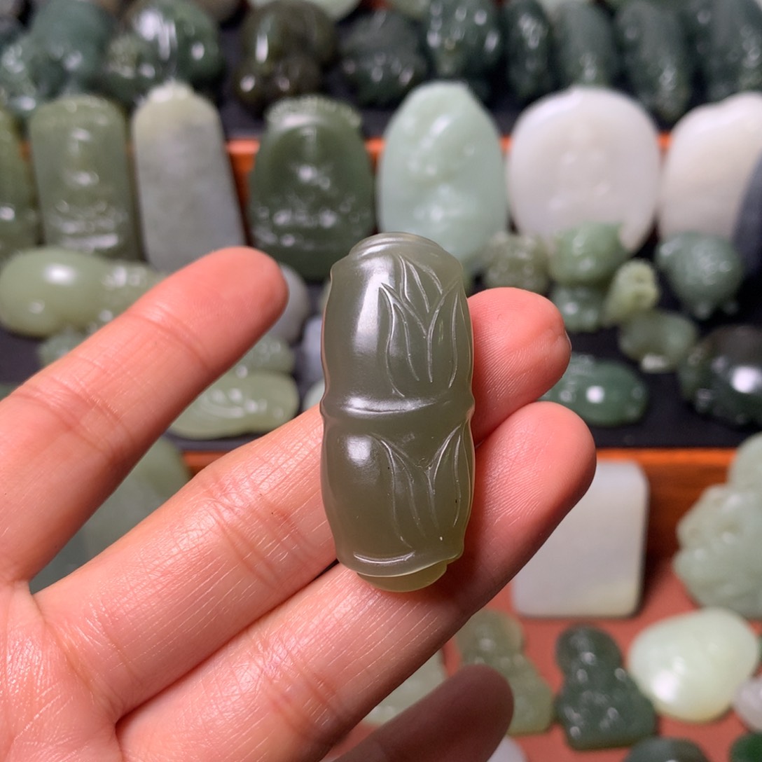 和田玉颈饰未镶嵌挂件95