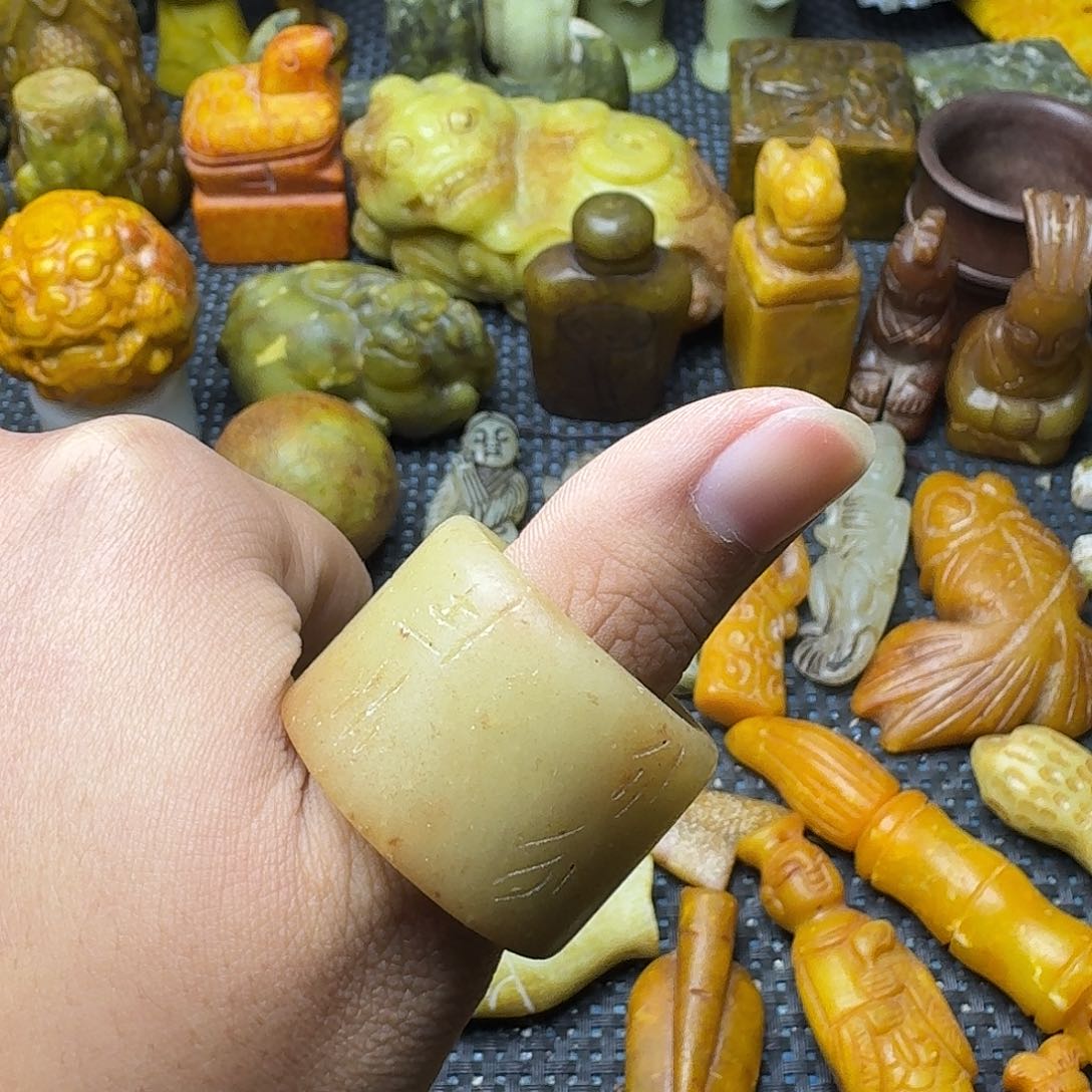 白玉菩提吊坠。。。