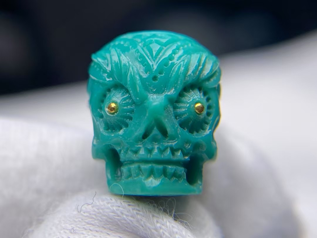 【恶灵背云】 原矿高瓷恶灵背云，尺寸12.3x12.1x10mm，重2.1克（187）