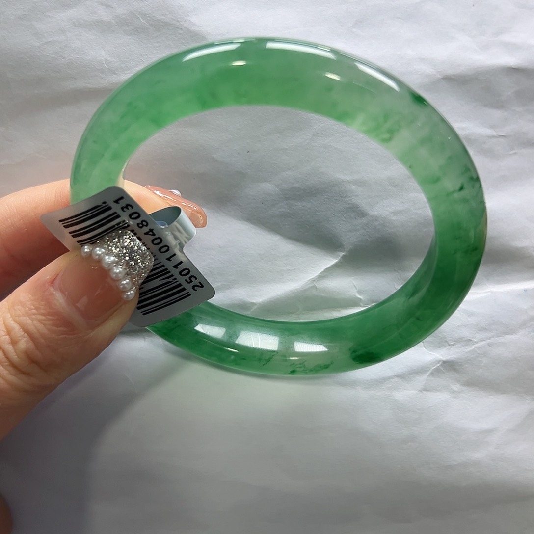 石英质玉手镯未镶嵌娇*姐