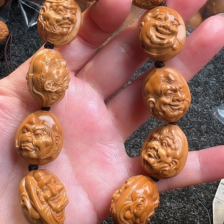 橄榄核吊坠橄榄浮雕罗汉