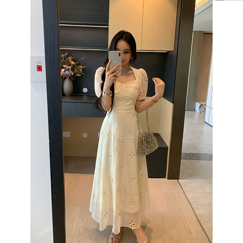 XINYI【里斯本情书】夏季棉感刺绣连衣裙收腰显瘦气质X625Q05530