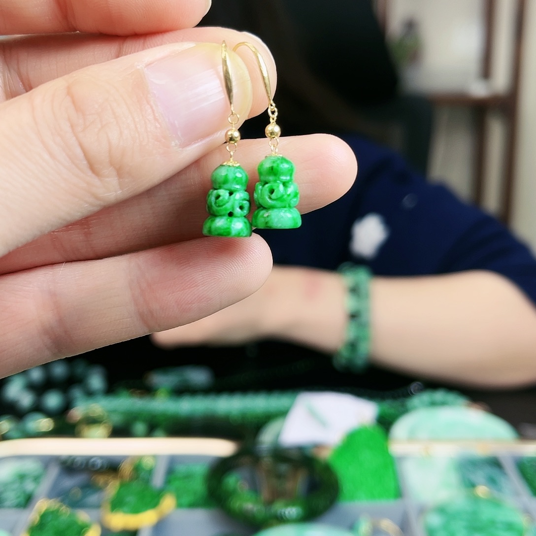 翡翠耳饰18K金镶嵌耳饰