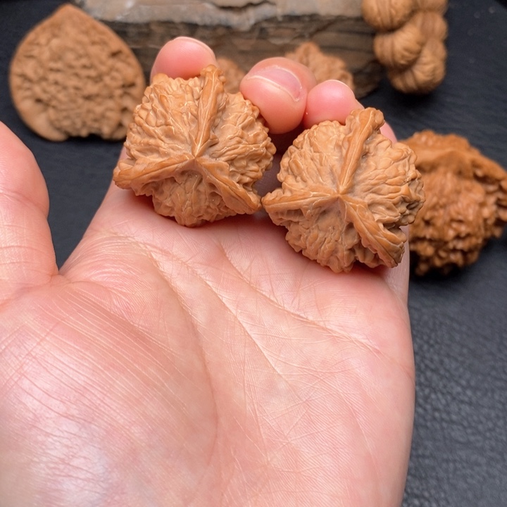 桃核把件尺寸35三棱