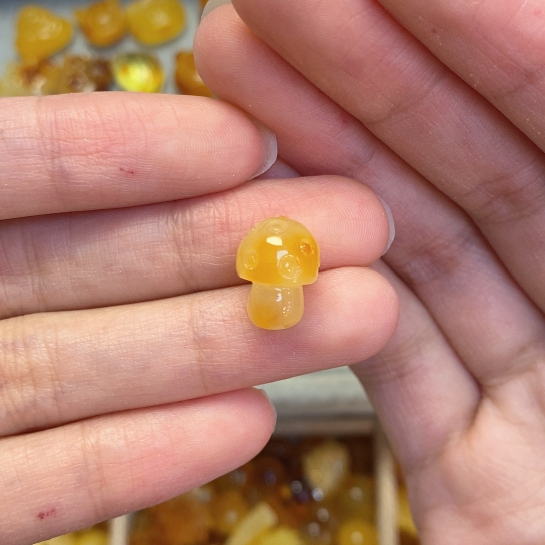 蜜蜡颈饰未镶嵌蘑菇