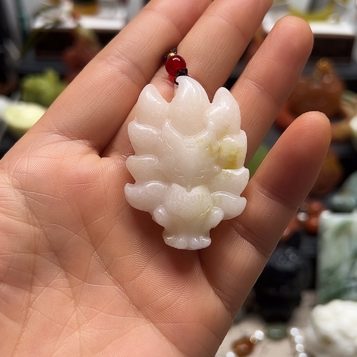 蛇纹石玉未镶嵌吊坠