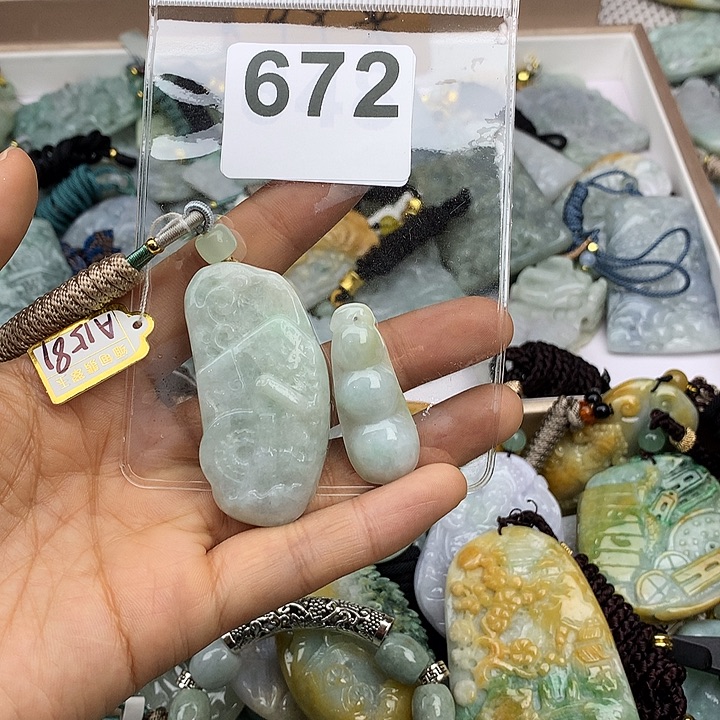 翡翠颈饰未镶嵌余**李翡翠