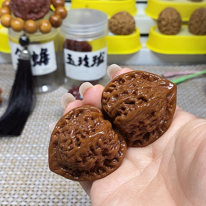 文玩核桃把件李****9红狮子