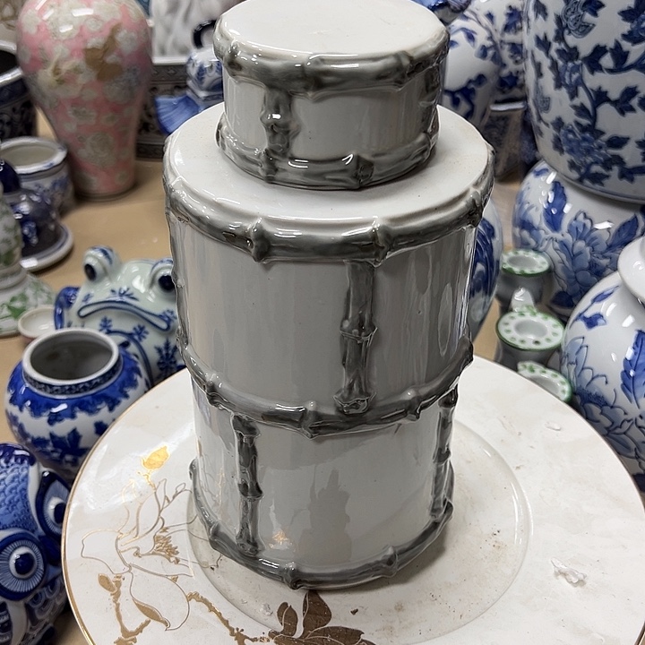 瓷片微瑕。。。。。。。。。。。。。