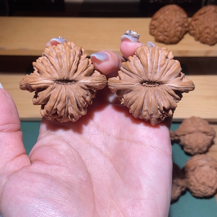 文玩核桃吊坠?四座楼