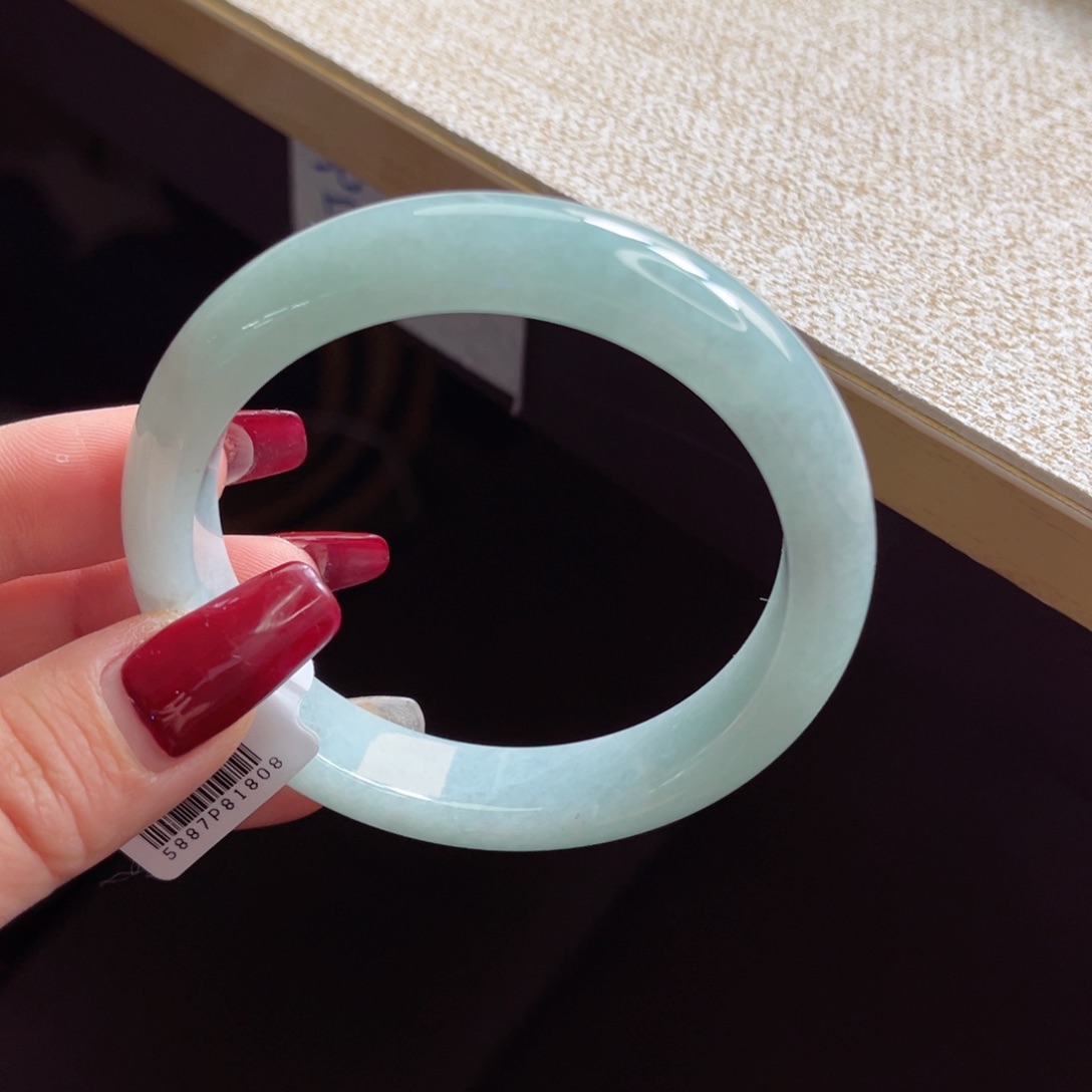 翡翠手镯未镶嵌手镯