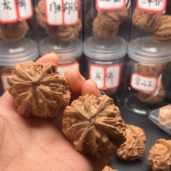 文玩核桃把件单**斌野生