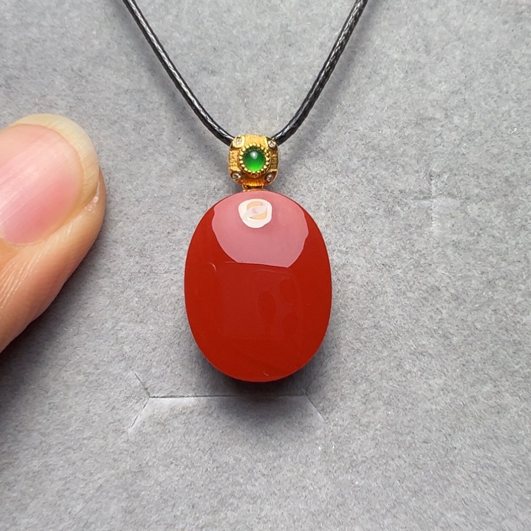 南红玛瑙吊坠18K金镶嵌