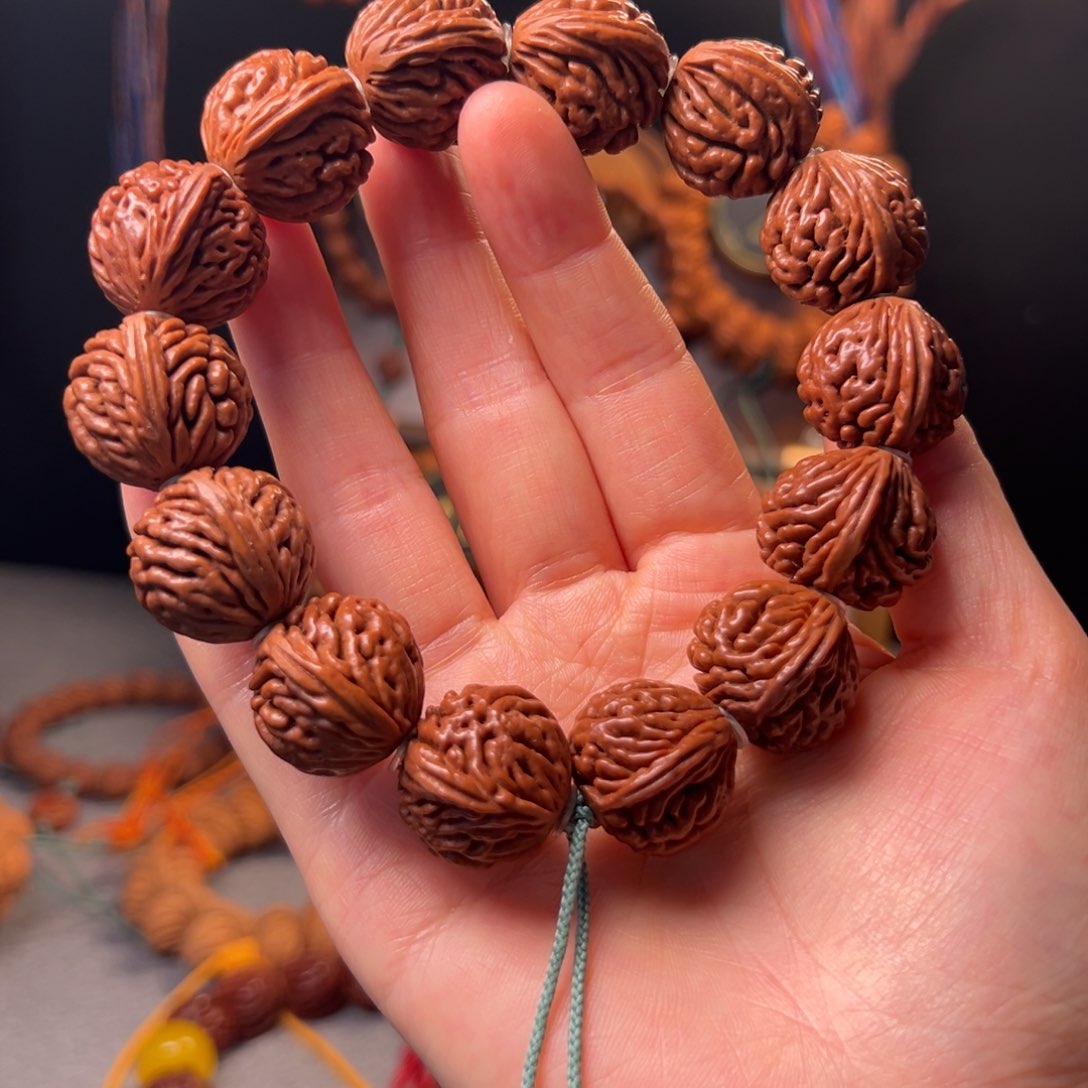 【闪购商品】桃核吊坠21刺龙元宝