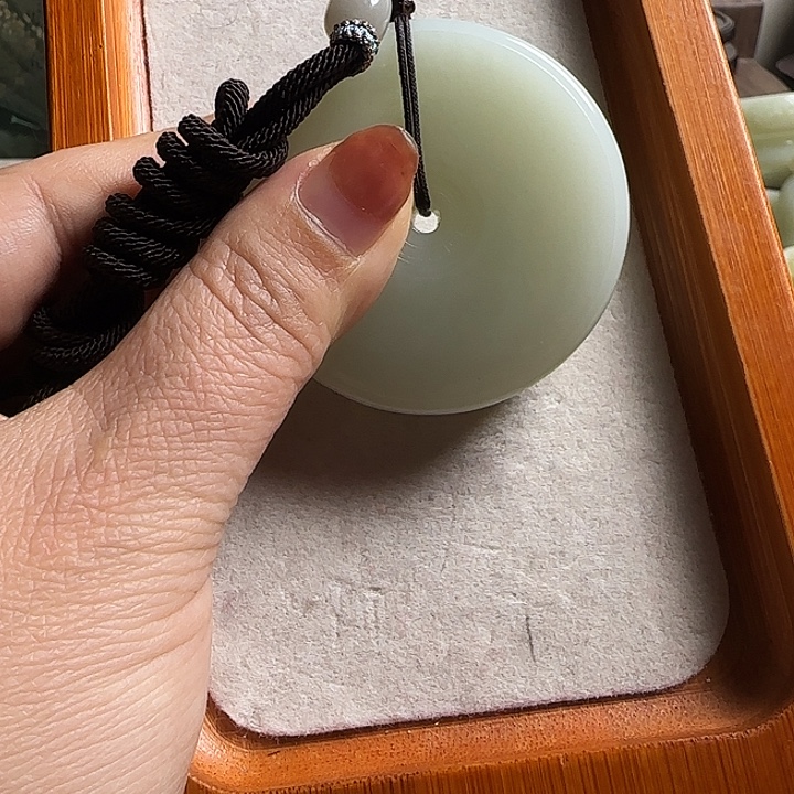 加****瓷片新号开播挂件一个