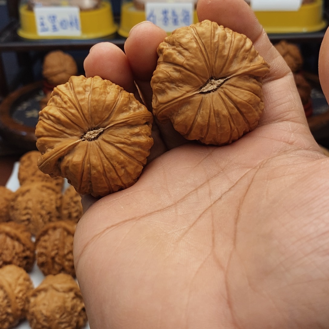 文玩核桃把件漫****哥44尺 南瓜墩 21