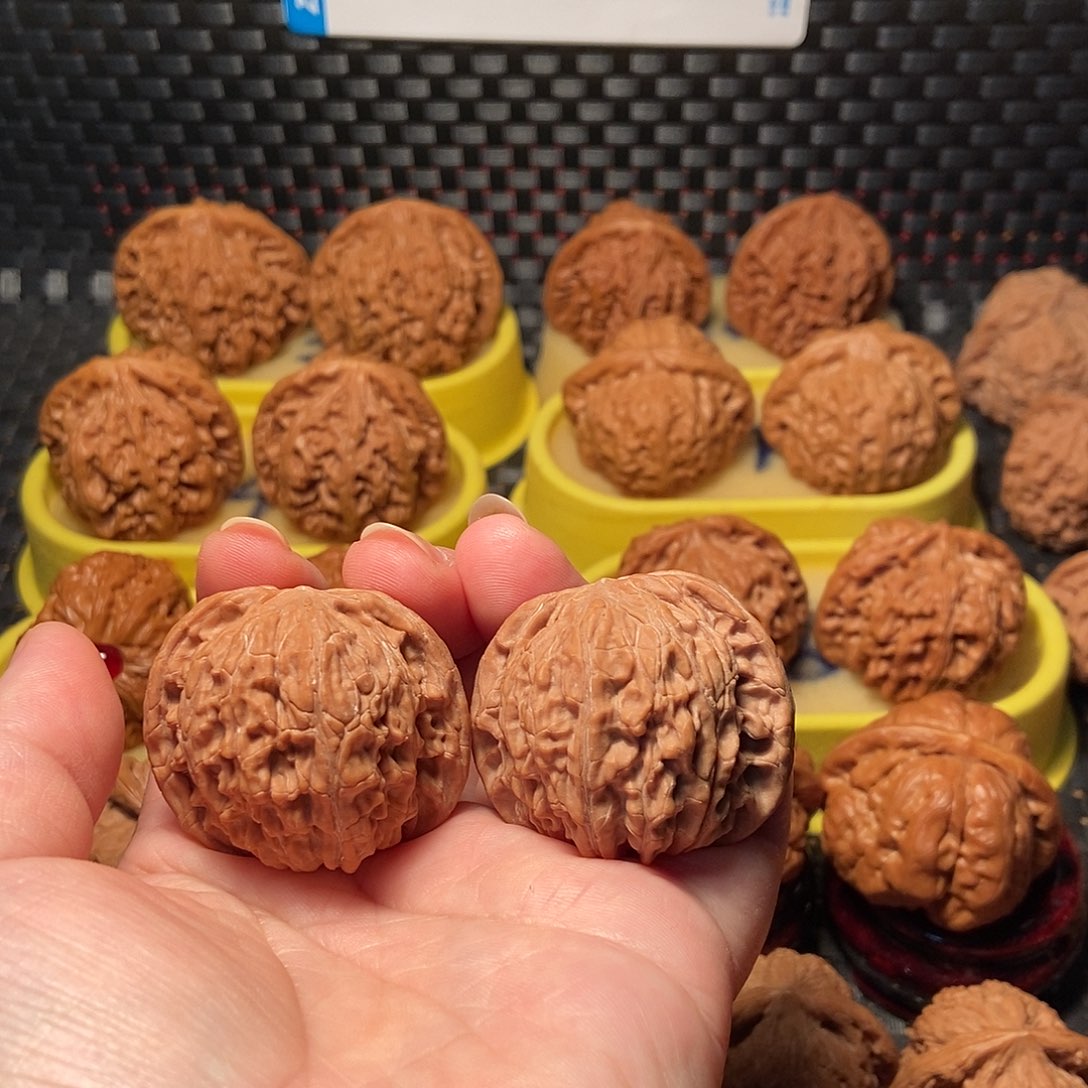 进***狼文玩核桃吊坠磨盘01