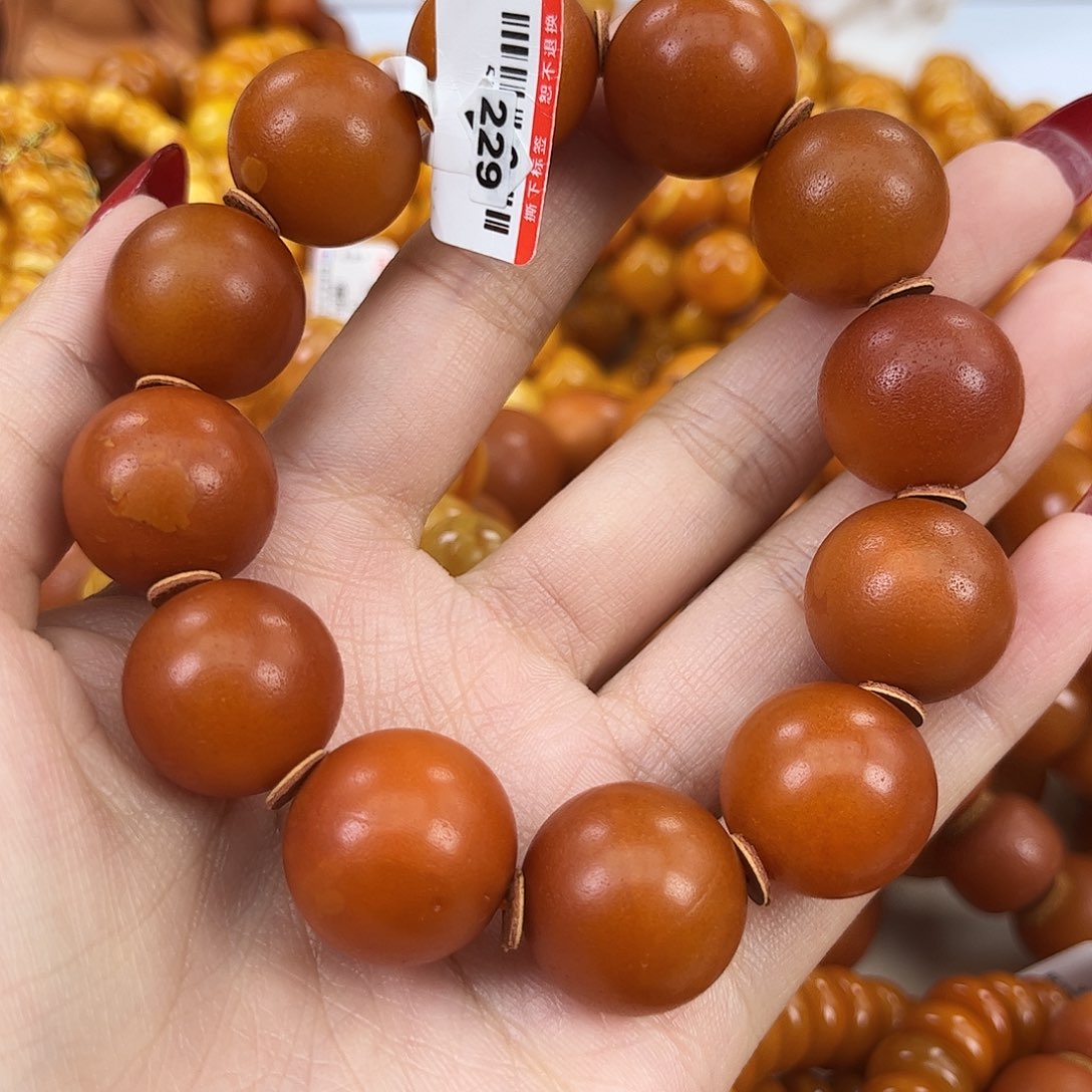 琥珀颈饰未镶嵌何***埃蜜蜡