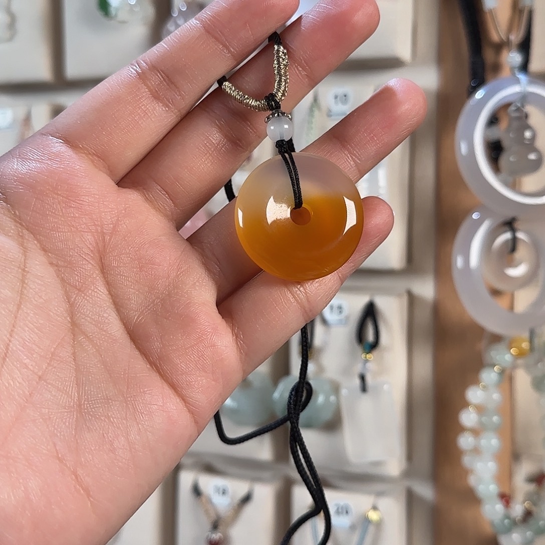 云***玛瑙/玉髓未镶嵌颈饰