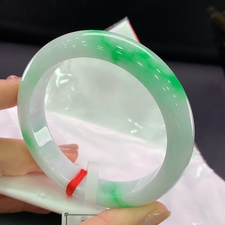 翡翠未镶嵌手镯正圈61