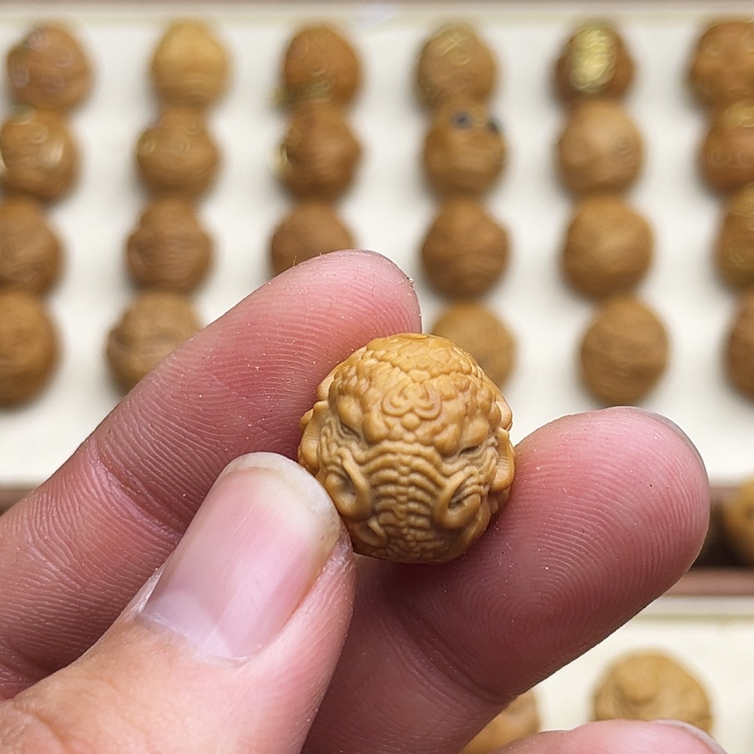 吊坠猴头核桃六牙象神17.18