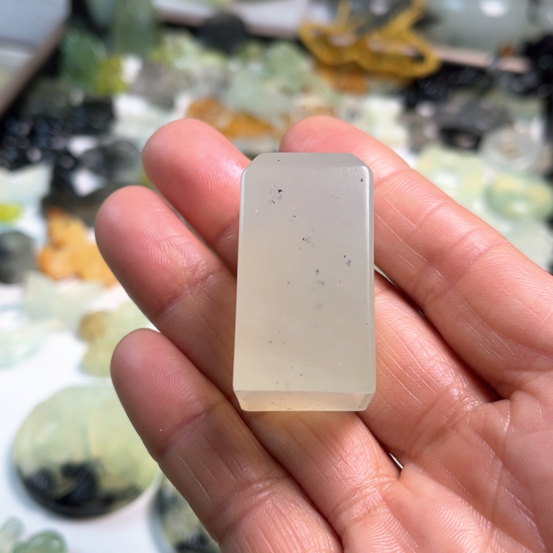 蛇纹石玉原石未镶嵌