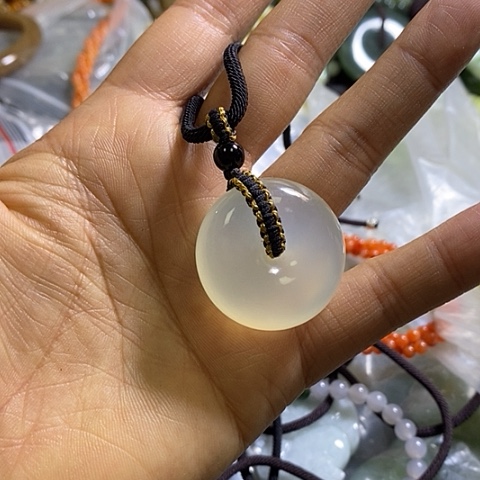 岫玉未镶嵌颈饰挂件