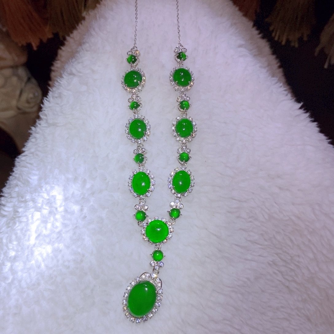 翡翠颈饰银S925镶嵌天然翡翠