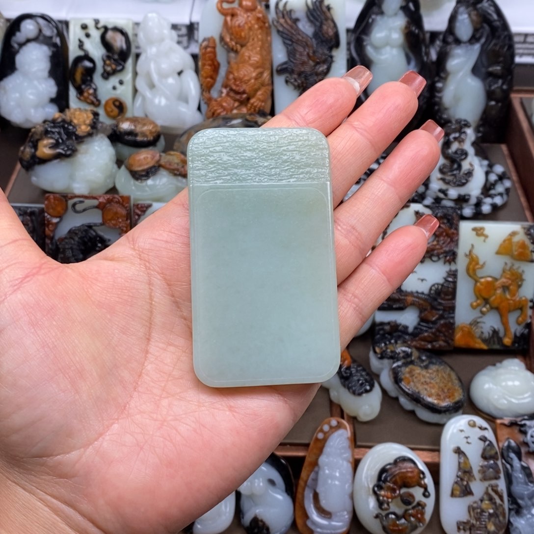 颈饰未镶嵌和田玉