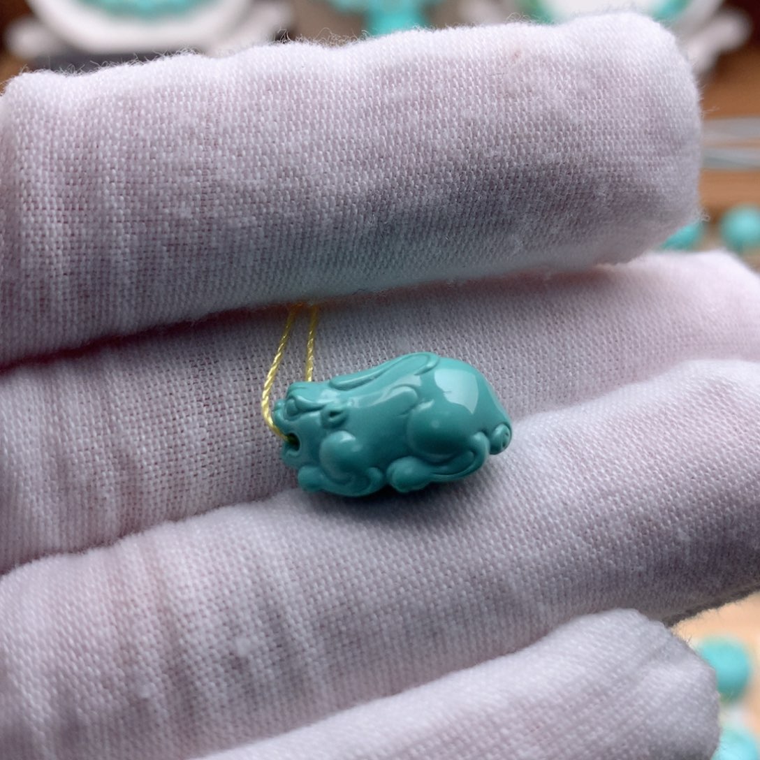 绿松石未镶嵌珠宝奇石