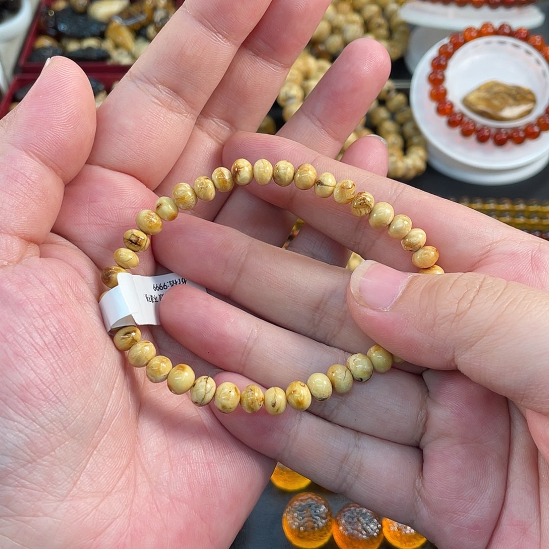 不***姜琥珀未镶嵌裸石6mm干白