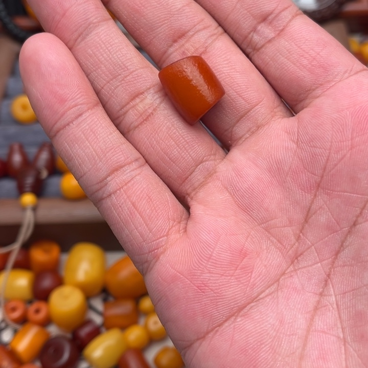 梅***恼琥珀未镶嵌裸石蜜蜡马蹄