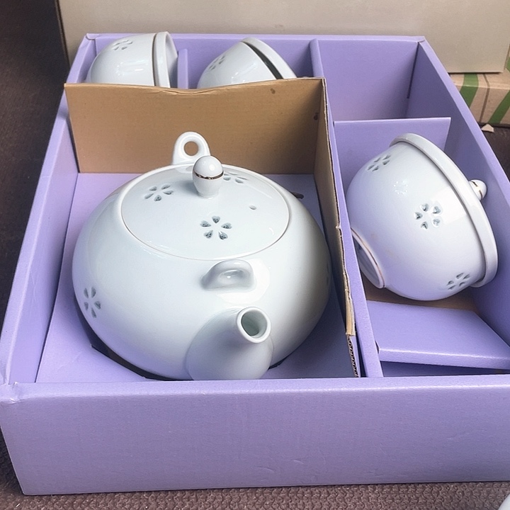 瓷片哈哈哈哈哈哈共和国