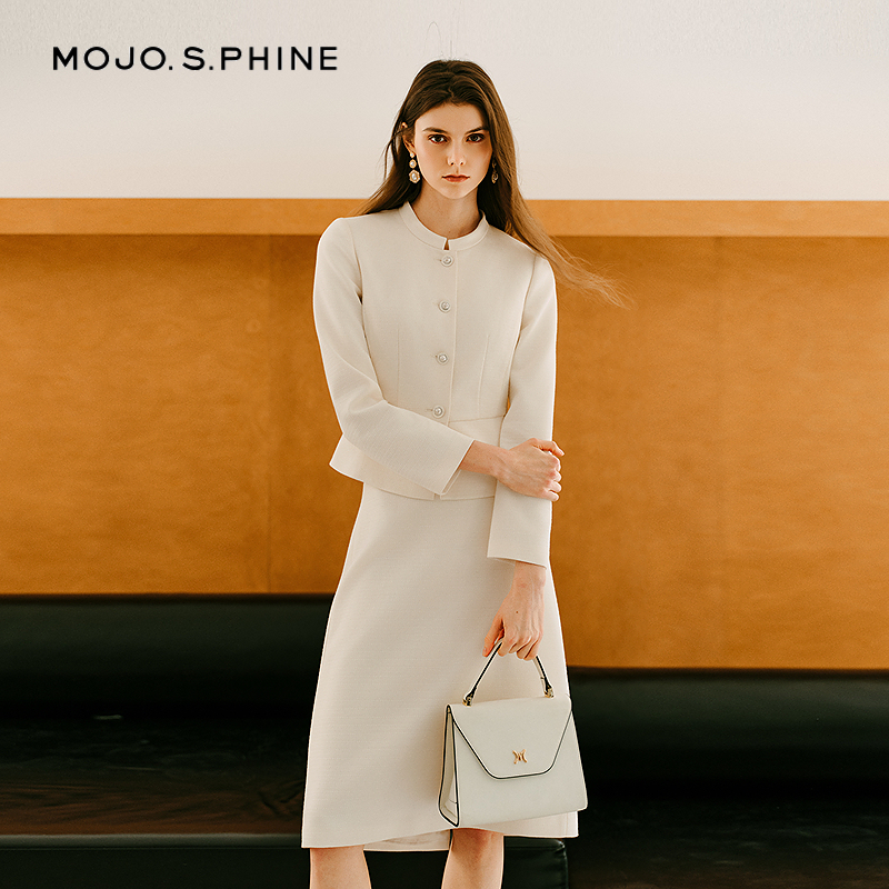 新中式白色复古短外套2025新款女修身显瘦短上衣MOGD04WJK201W21